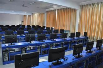 貴州利美康光彩職業(yè)技工學(xué)校 構(gòu)建高效數(shù)據(jù)庫與計算機網(wǎng)絡(luò)服務(wù)體系，賦能現(xiàn)代職業(yè)教育